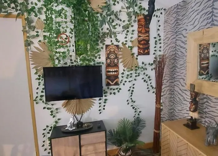 Дом отдыха Centre Avec Garage Prive Онфлёр